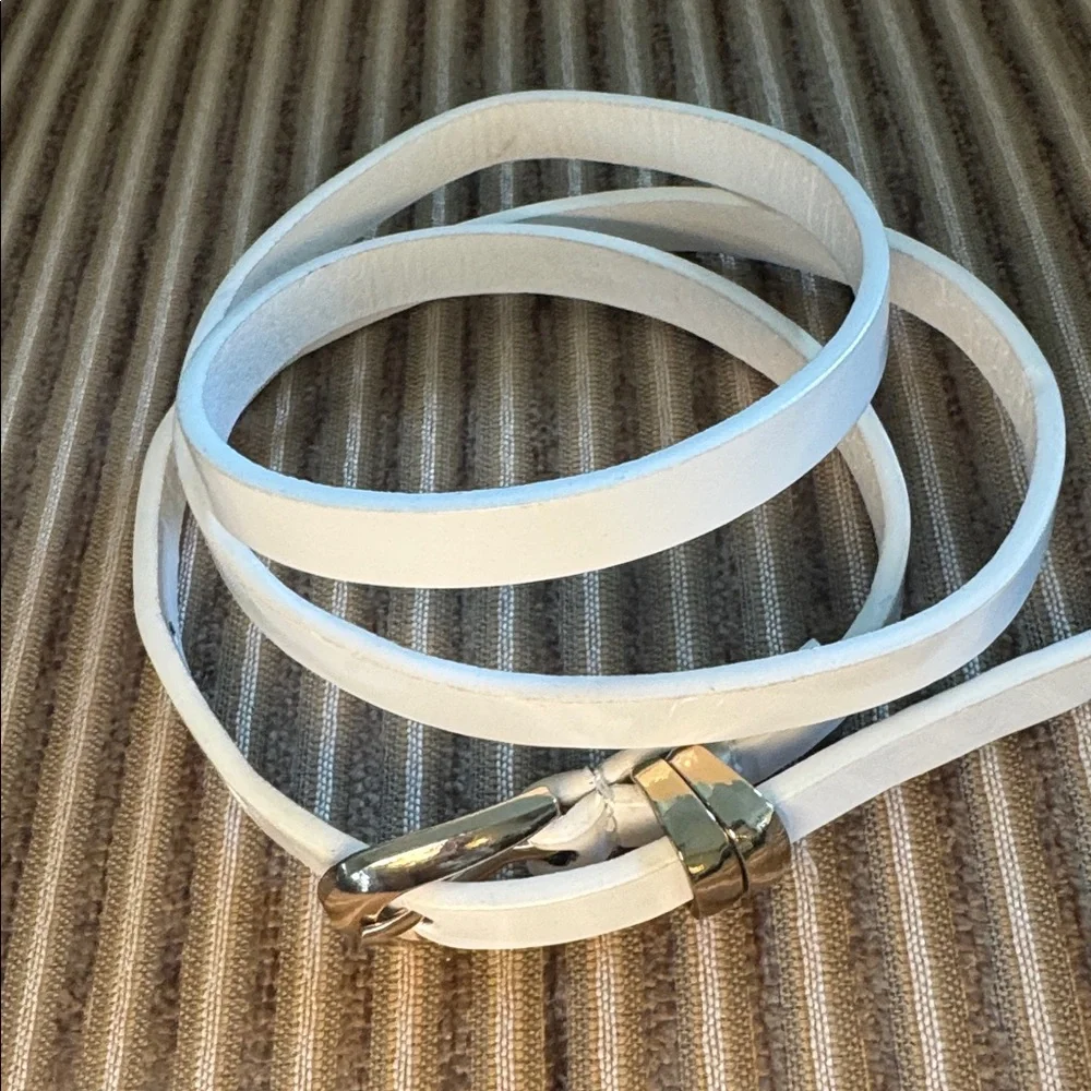 WHBM White Faux Patent Leather Skinny Belt Gold Tone Buckle OSFA EUC KL $50